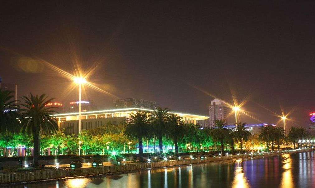 廣場(chǎng)高桿燈照明夜景效果圖