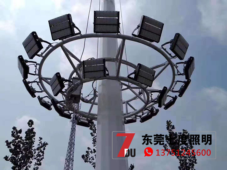 廣場(chǎng)雙層自動(dòng)升降高桿燈安裝現(xiàn)場(chǎng)圖片