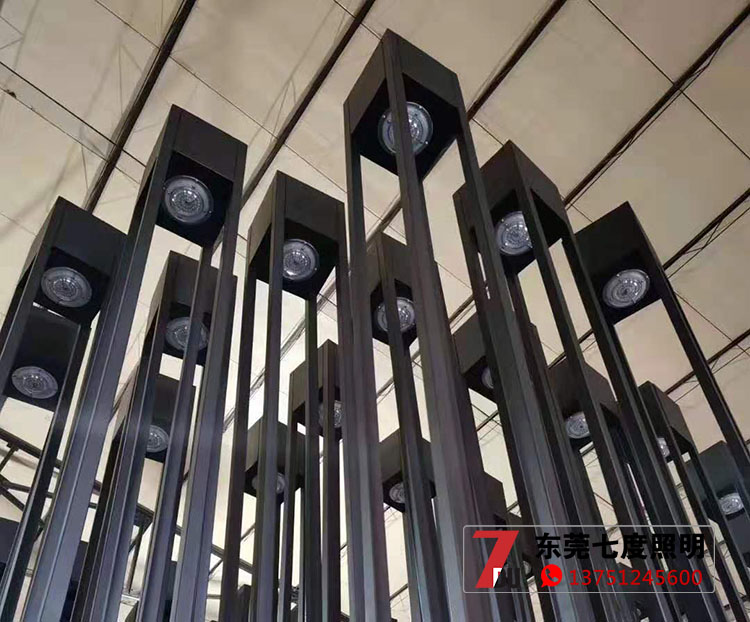 3.5米30W現(xiàn)代園林LED庭院燈柱細(xì)節(jié)展示效果