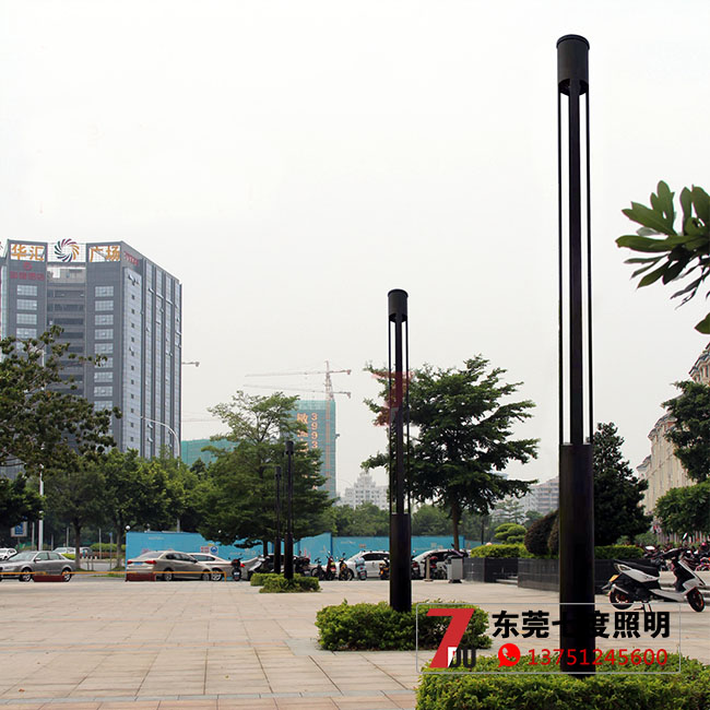 圓柱形戶外園林LED庭院燈安裝實(shí)景拍照