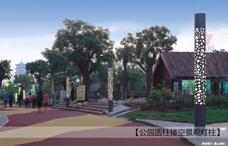 4米公園圓柱形鏤空景觀燈柱實(shí)景