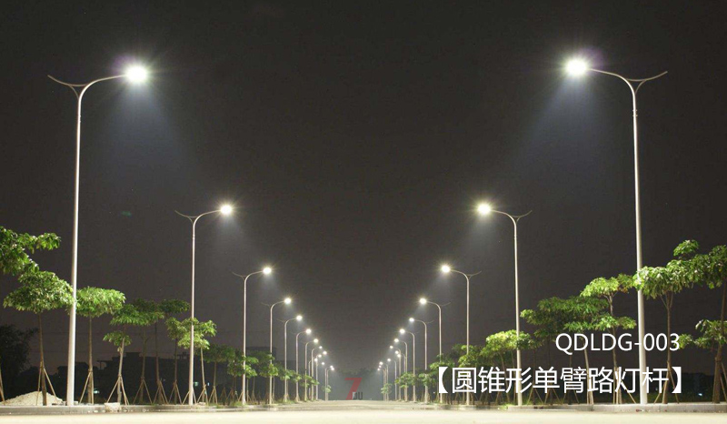 單臂圓錐形路燈桿安裝實(shí)景效果展示