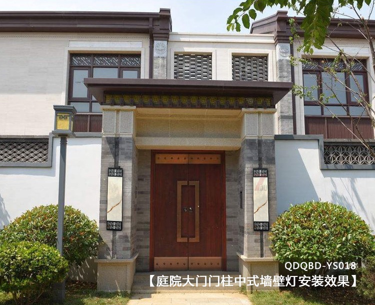 私家別墅大門兩側(cè)定制仿云石中式墻壁燈安裝效果展示
