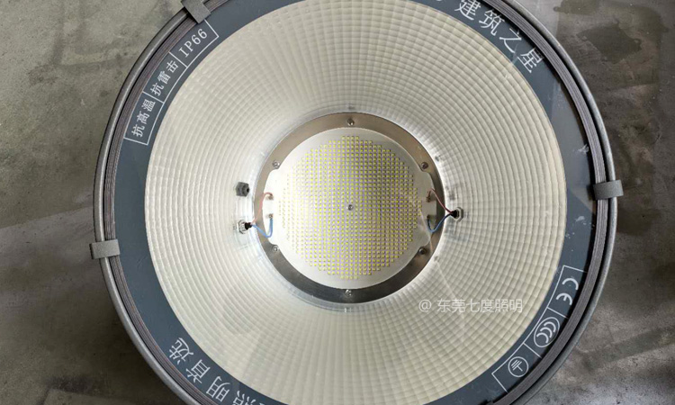 戶外大功率貼片建筑之星LED投光燈實(shí)拍圖片