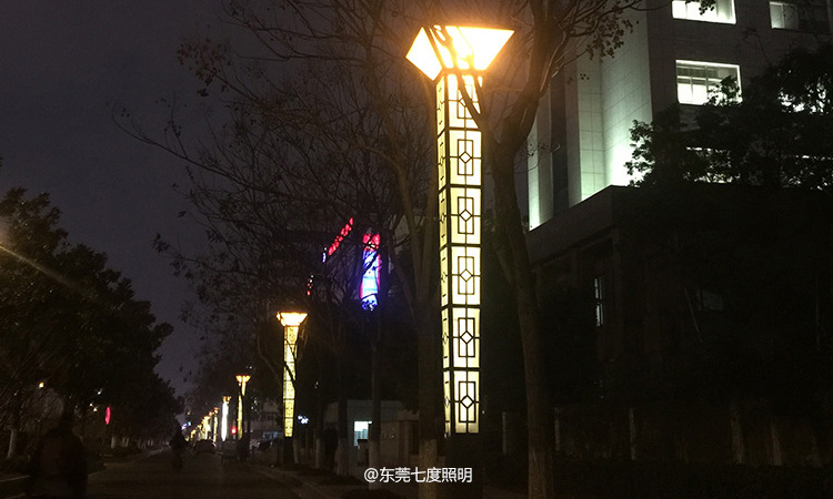 4米高倒方錐體園林景觀燈柱街道安裝亮燈效果
