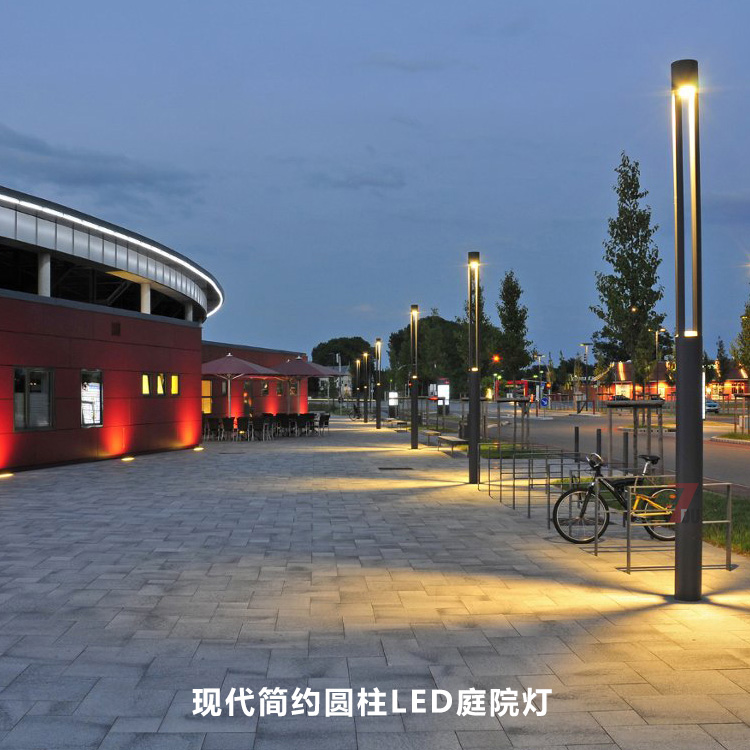 3.5米高圓柱形LED庭院燈30W園區(qū)安裝亮燈效果